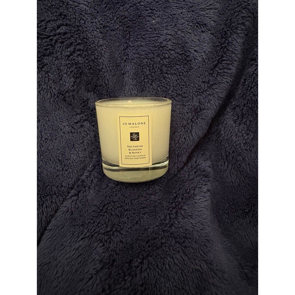 Jo Malone nectarine and honey blossom candle